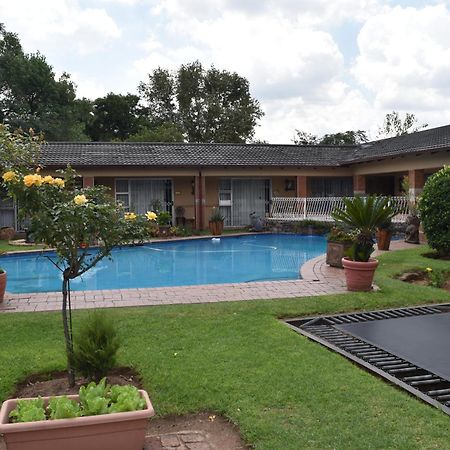 African Elephant Guesthouse Germiston Exterior foto