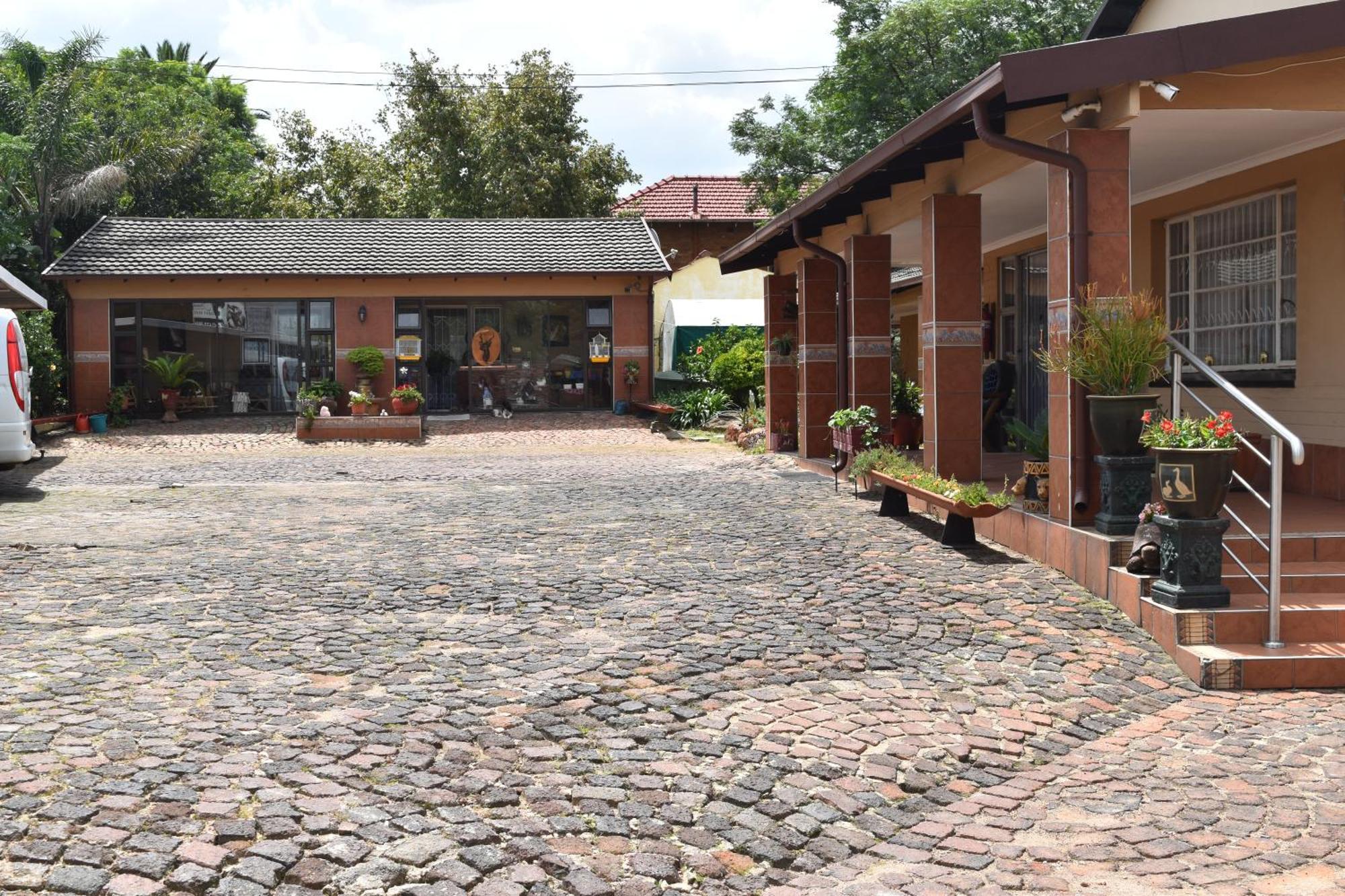 African Elephant Guesthouse Germiston Exterior foto