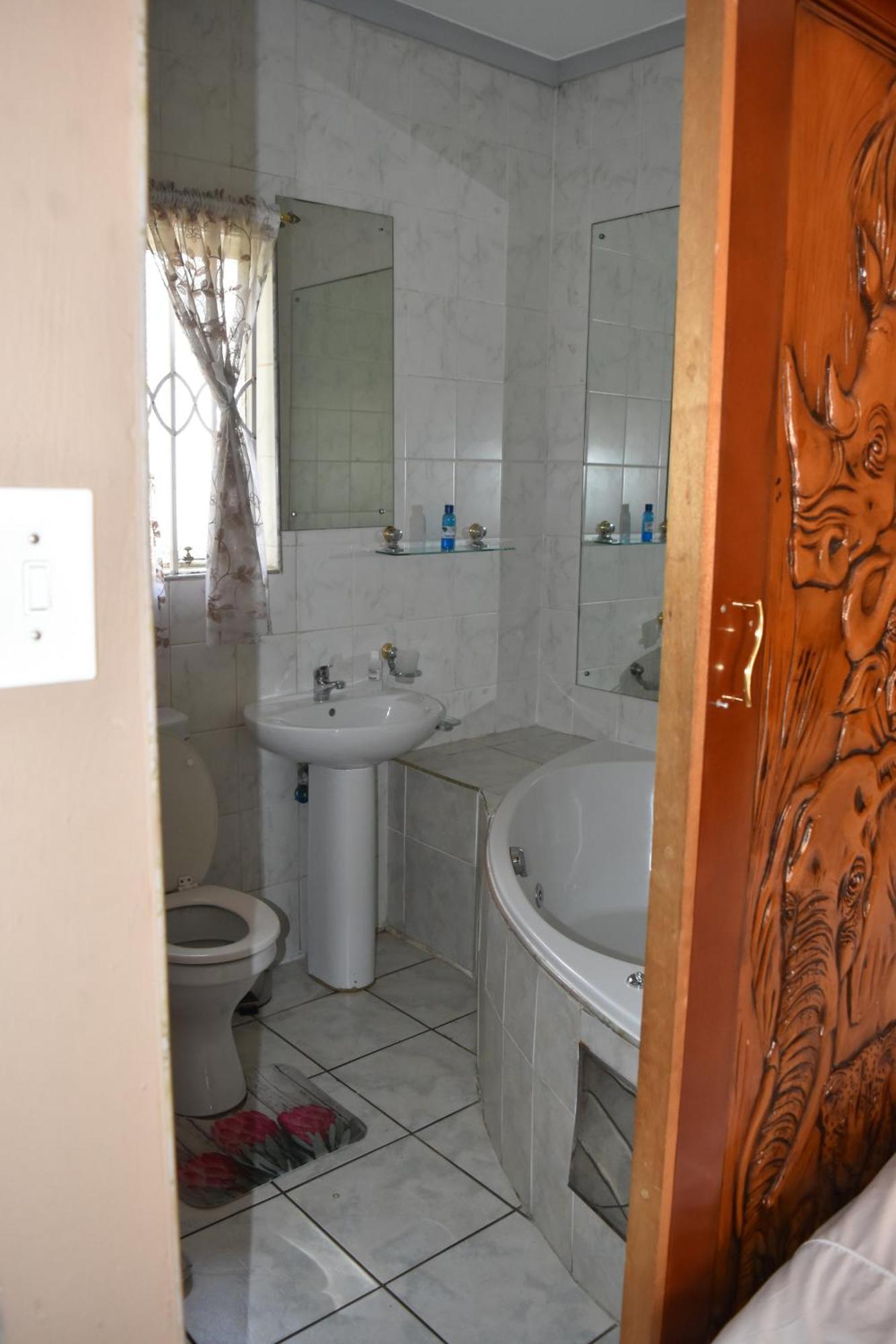 African Elephant Guesthouse Germiston Exterior foto